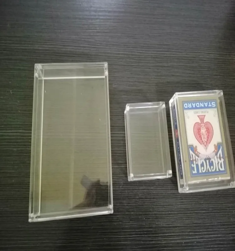 Mini Clear Acrylic Storage Box Acrylic Playing Card Box Acrylic Container for A Single Deck of Playing Cards With Mini Magnets