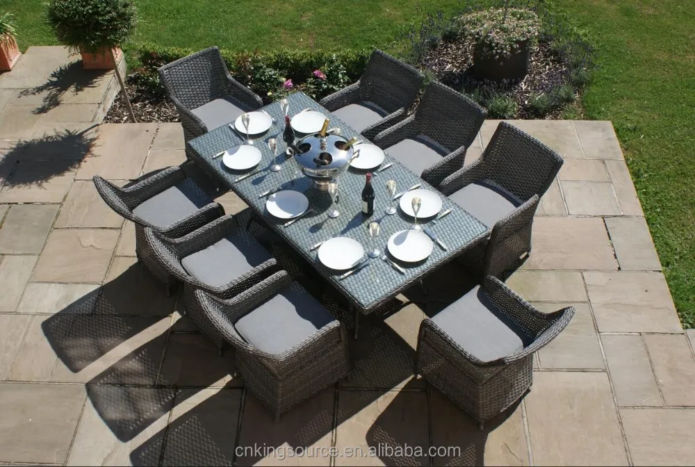 
2018 new outdoor garden rattan dining table and chair 