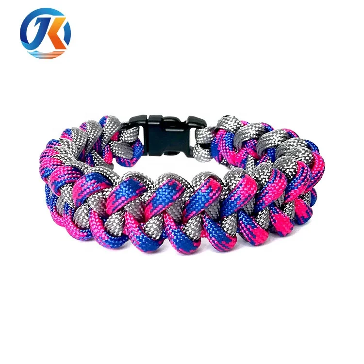 Multifunctional custom paracord bracelet