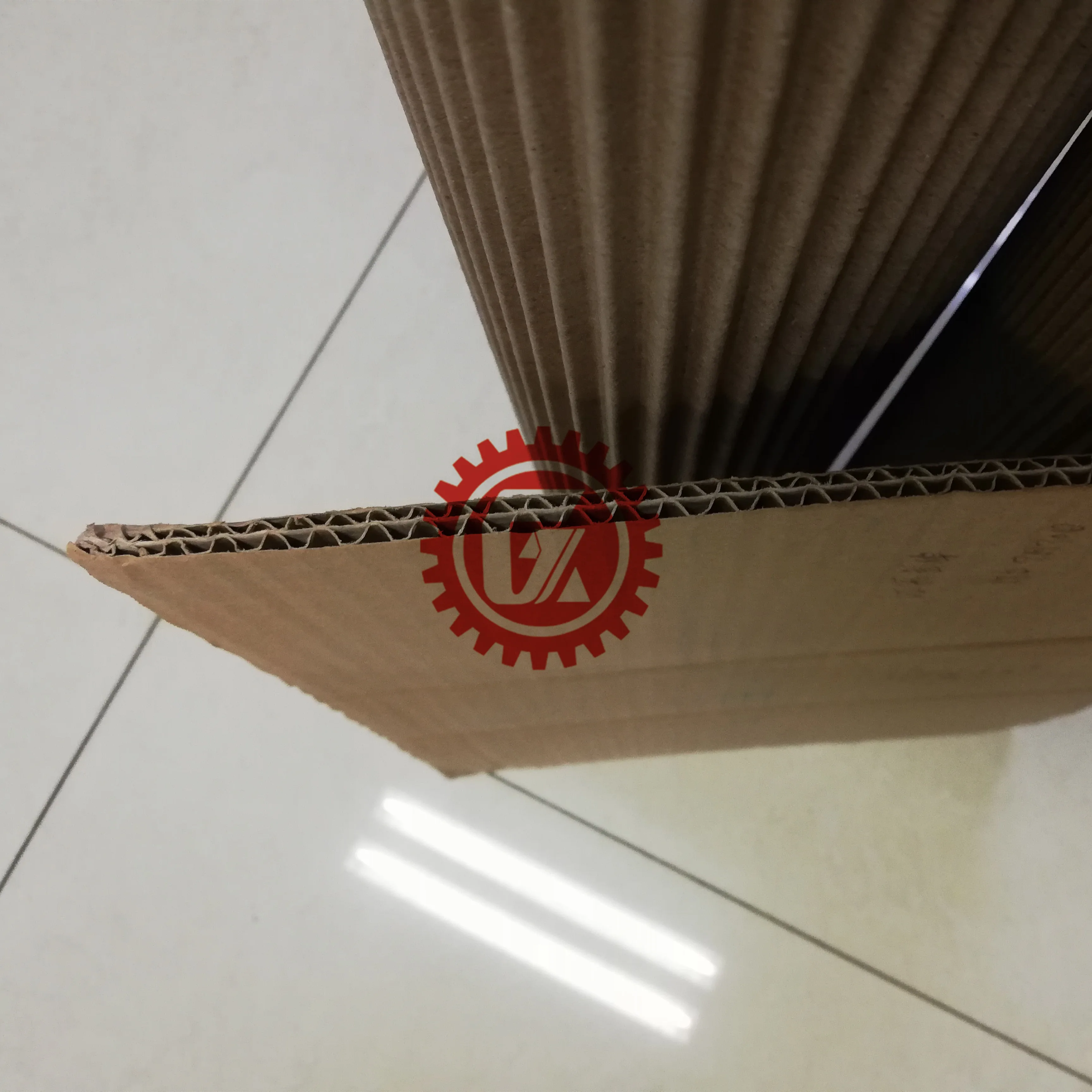 
Top selling production cassette single facer corrugated machine to make cardboard boxes Top selling production cassette single facer corrugated machine to make cardboard boxes