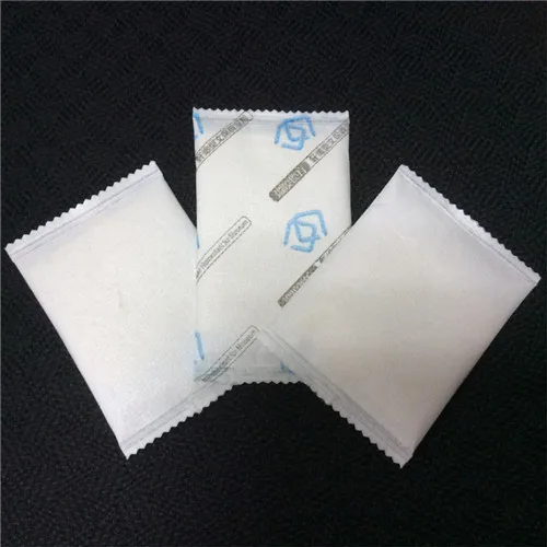 100% humidor with card shaped humidity control, maintenance free design