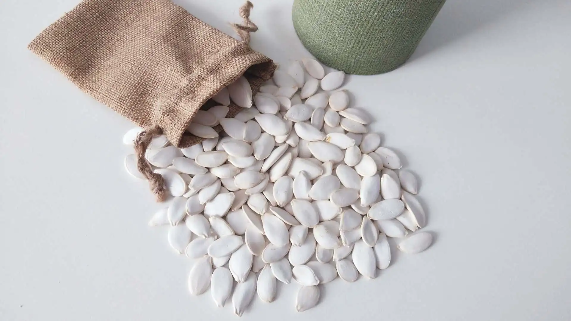 
2019 China Snow White Pumpkin Seeds for Wholesale 