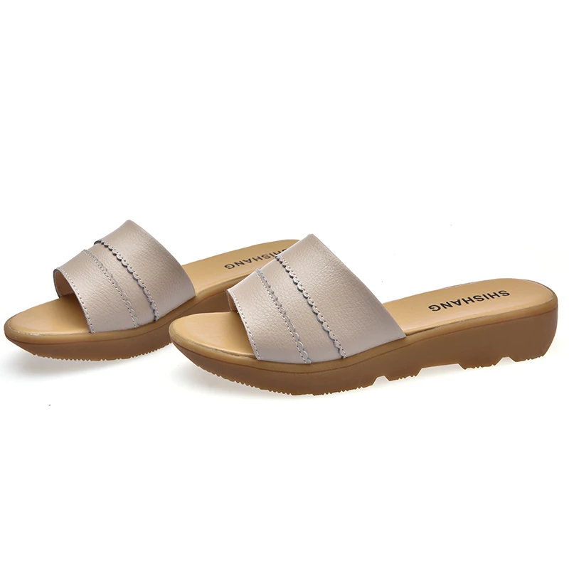 The new 2019 summer sandals white flip-flops for women