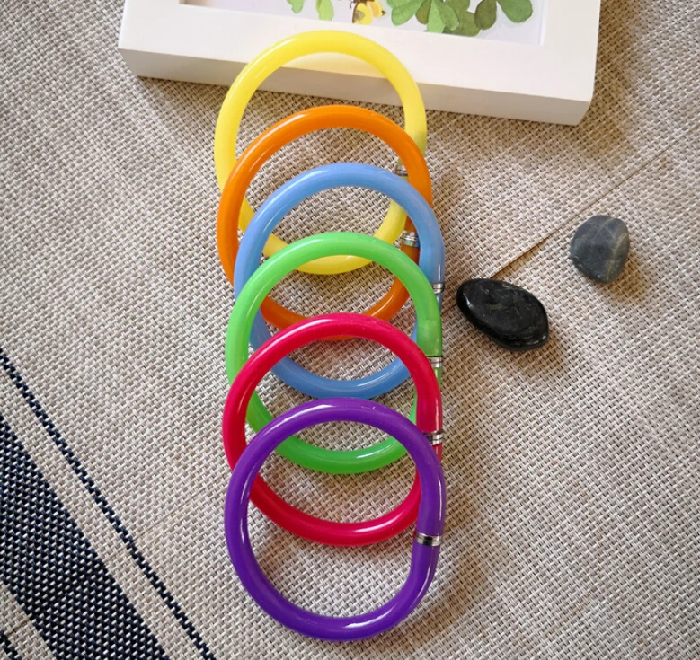 Cheap plastic bendable ball pen amusing Flexible bracelet shape pen  Wristlet Circlet ball pen for cooperation event