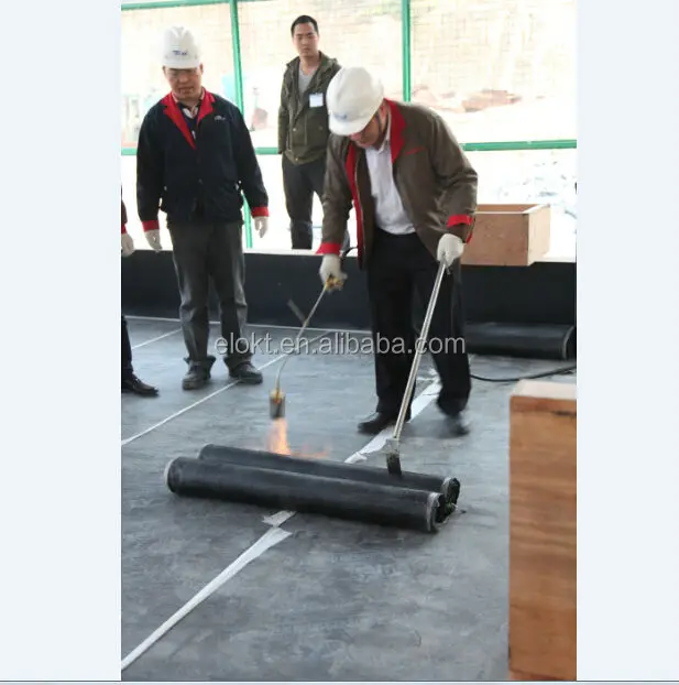  Нагревательный фонарь на битуминовой эластомерной водонепроницаемой кровельной мембране