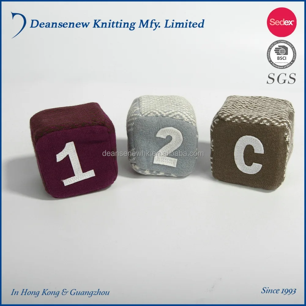 New Design Custom Cute Playful 100% Cotton Jacquard Fall Winter Boy Girl Cable Knit Cube Block Dice Baby Stuffed Toy