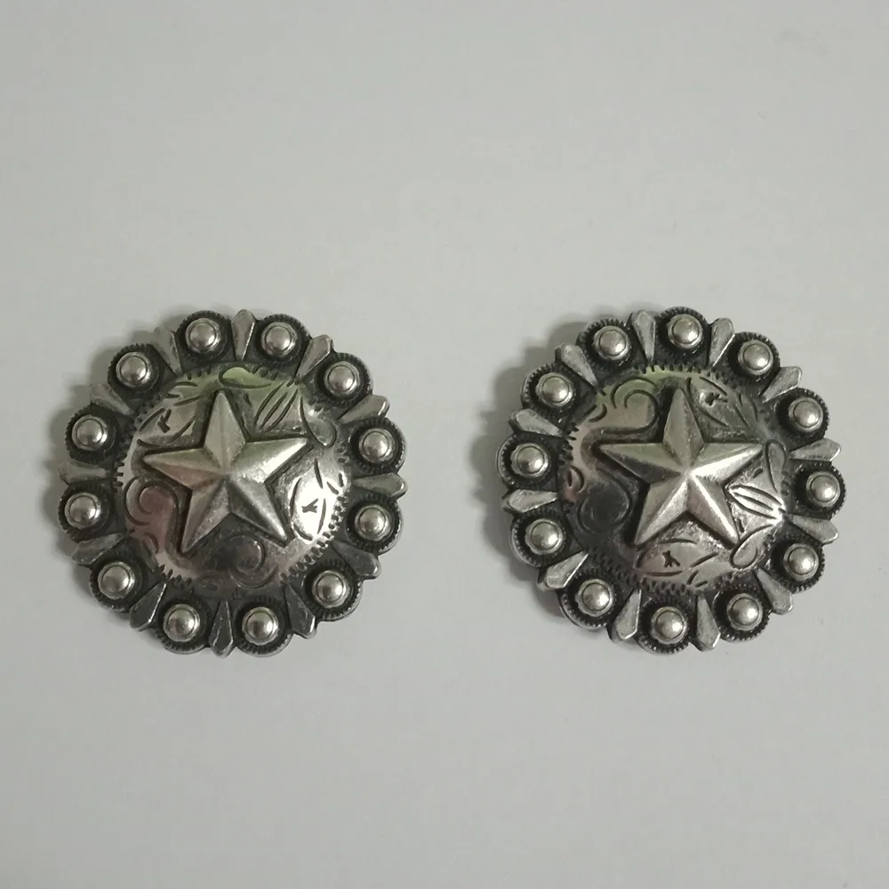 Factory Directly Hot Sale Wholesale Star  berry Conchos