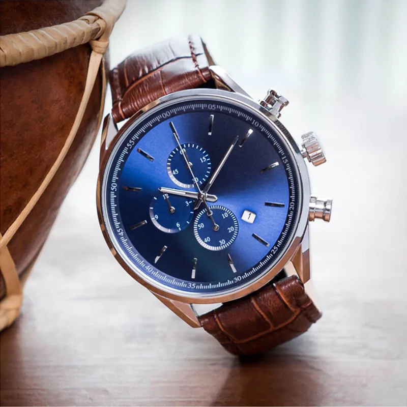 Made in China 3ATM Water Resistant Leather Men Watch for Gift