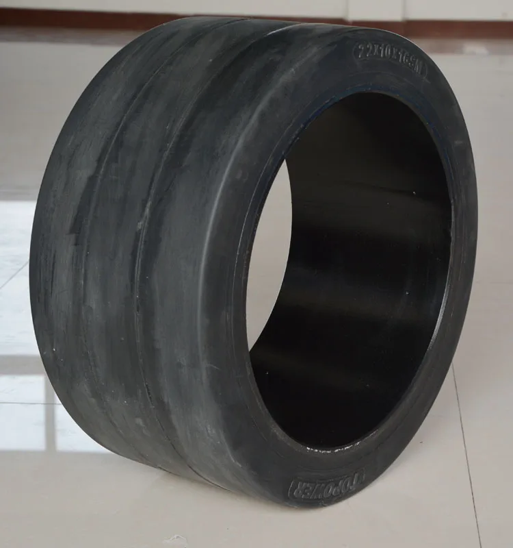 W1000L Road cold milling machine solid tyre 22X10X16