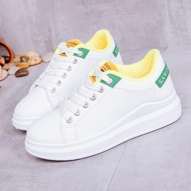 1 пара MOQ Зима; Стильная обувь для женщин; Обувь из PU искусственной кожи, верхняя впрыска обувь на плоской подошве; Однотонные уличные кроссовки