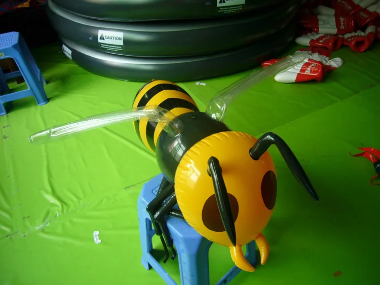 Factory selling large inflatable bumble bee toys for kids