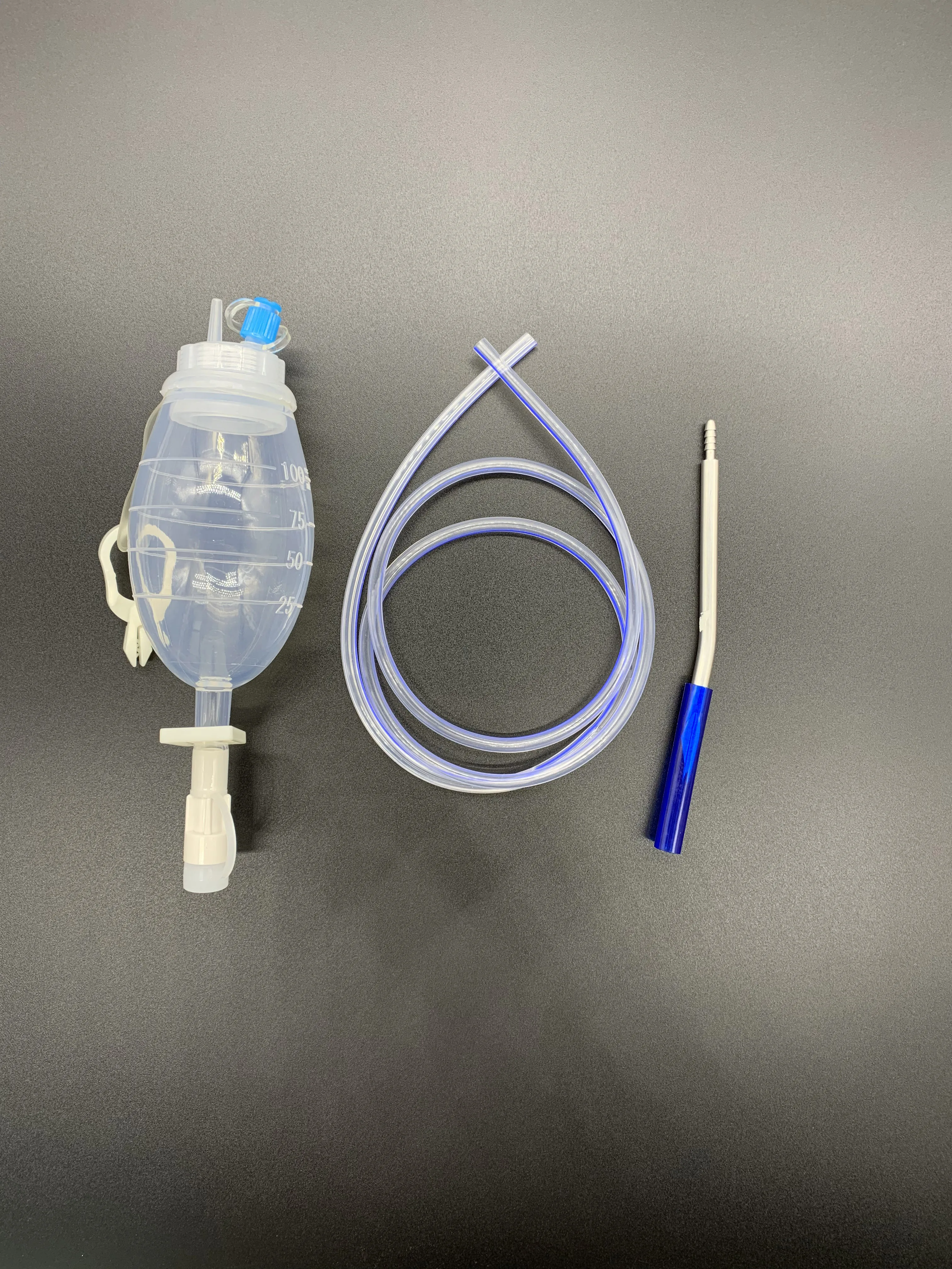 Medical silicone wound drainage reservoir with negative pressure suction and surgical drains