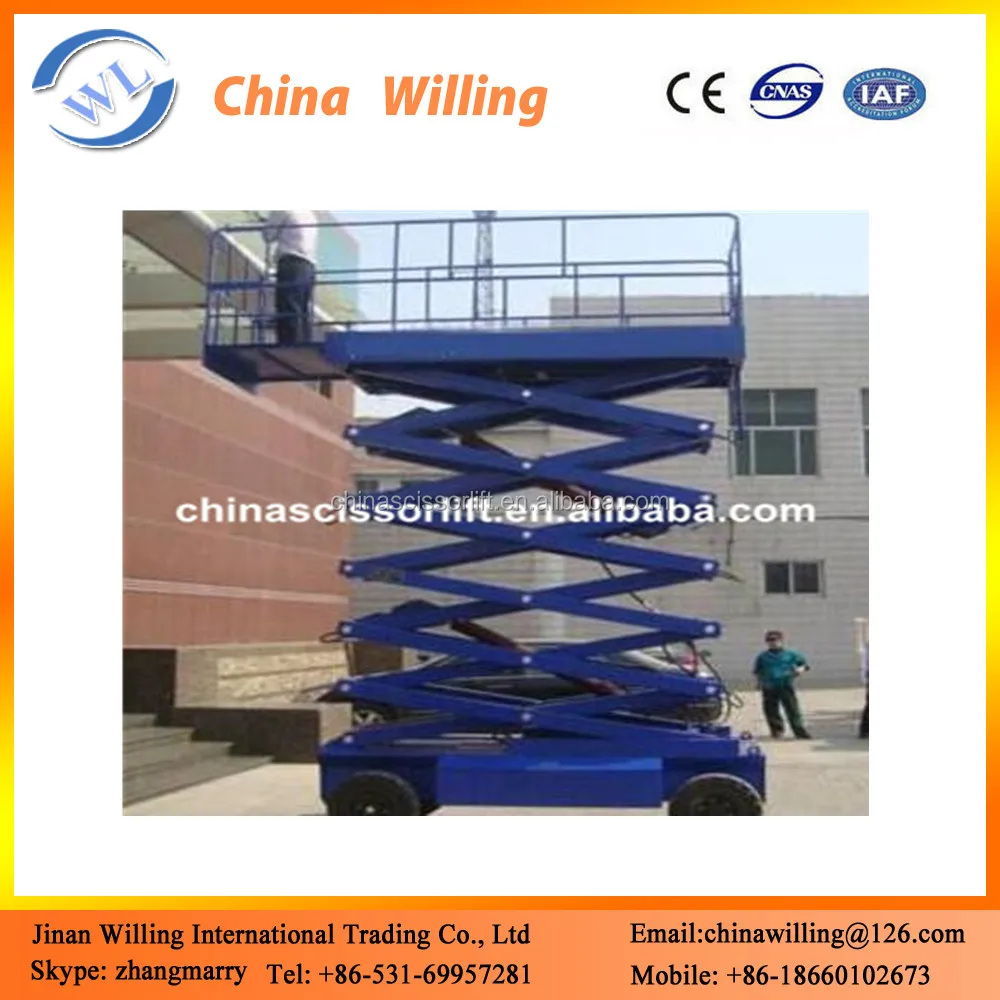 Self-propelled retractable movable elevator scissor elevator