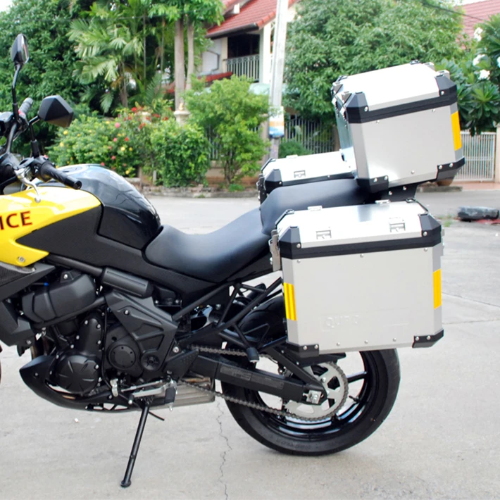 Чехол для мотоцикла SIKKIA QURO серебристого цвета