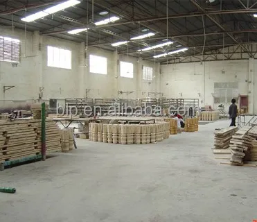 Solid wood russian pyramid or snooker billiard table for club use