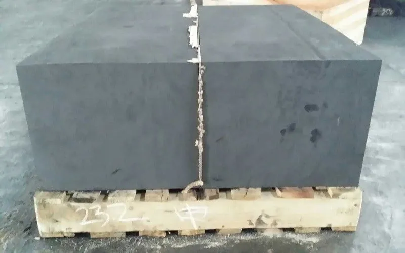 крупно-среднезернистые графитовые блоки