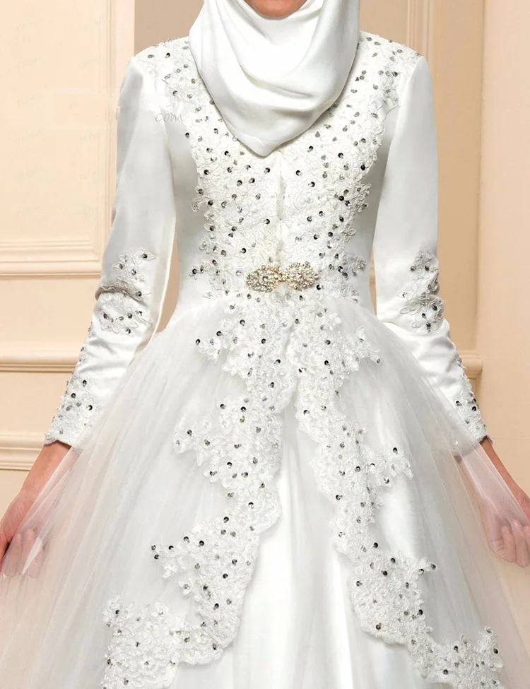 6001# New Wholesale Vintage Floor Length Bridal Gown Modest Long Sleeve A-Line Satin Lace Beading Muslim Arab Wedding Dress