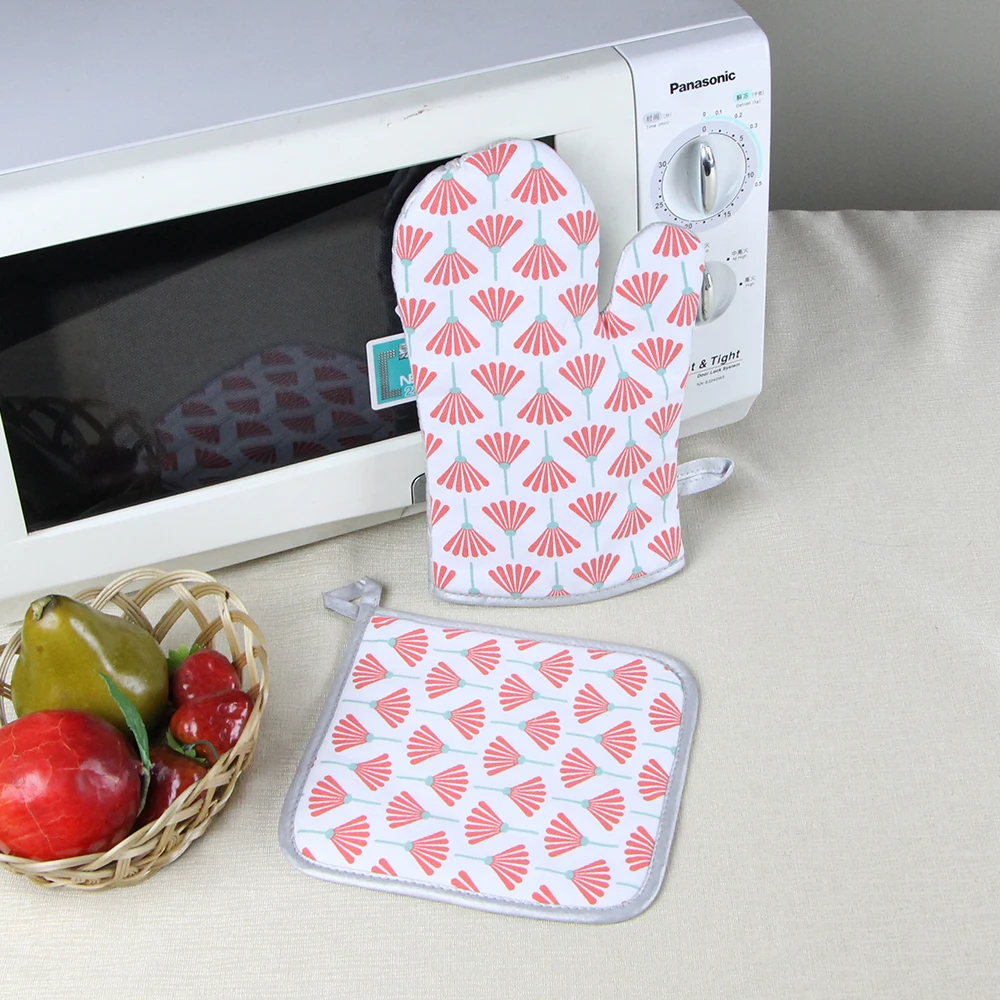 
Twill TC Silver Coated Print Cheap Promotion Kitchen Cooking Heat Resistant Microwave Glove Cotton Oven Mitten 