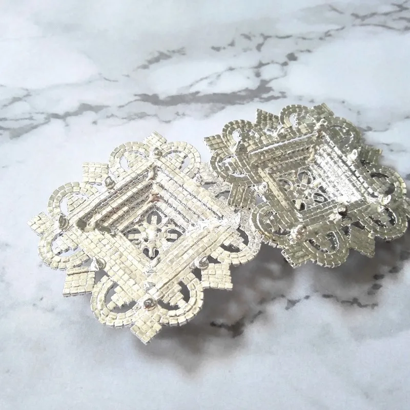 Туфли большого размера со стразами и пряжкой для свадебного приглашения