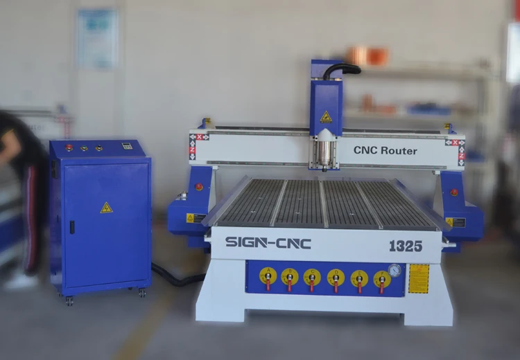  1325 кВт Вакуумный насос CNC деревообрабатывающий режущий маршрутизатор для шкафа
