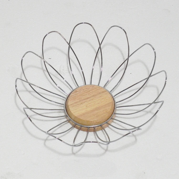 Modern design innovative flower shape basket household use metal wire & wood fruit basket