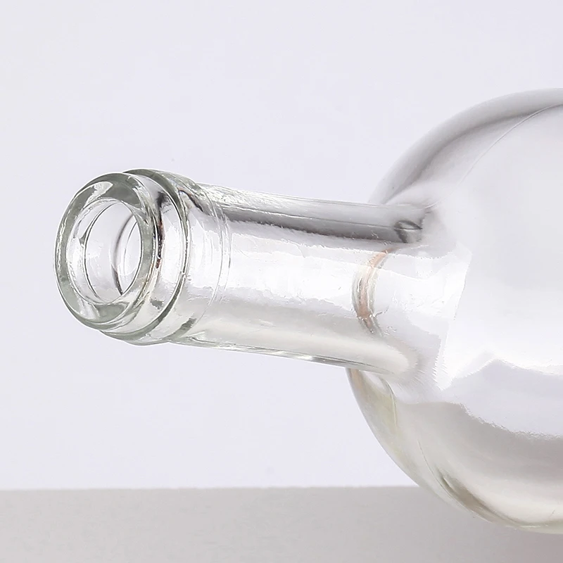 Hot Sale Beautiful Light Vodka Bottle With Screw