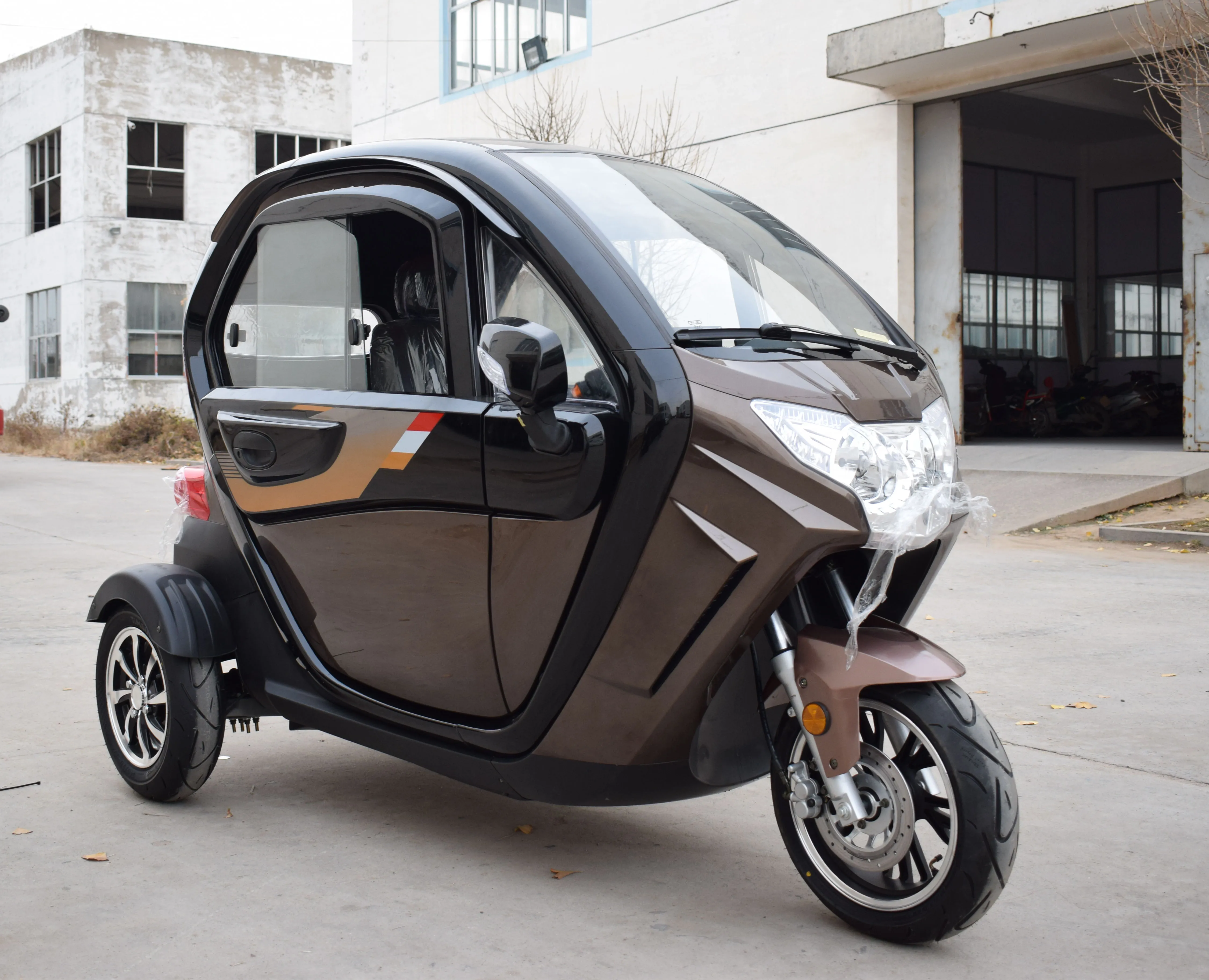 New Design Cheap 3 Wheel Closed Tricycle Electric Car For Passenger