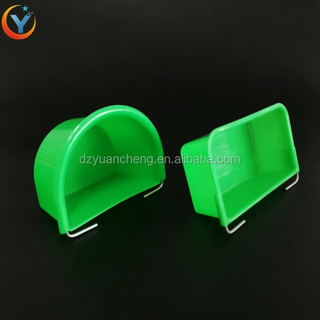 Маленькая цветная кормушка для голубей с двумя