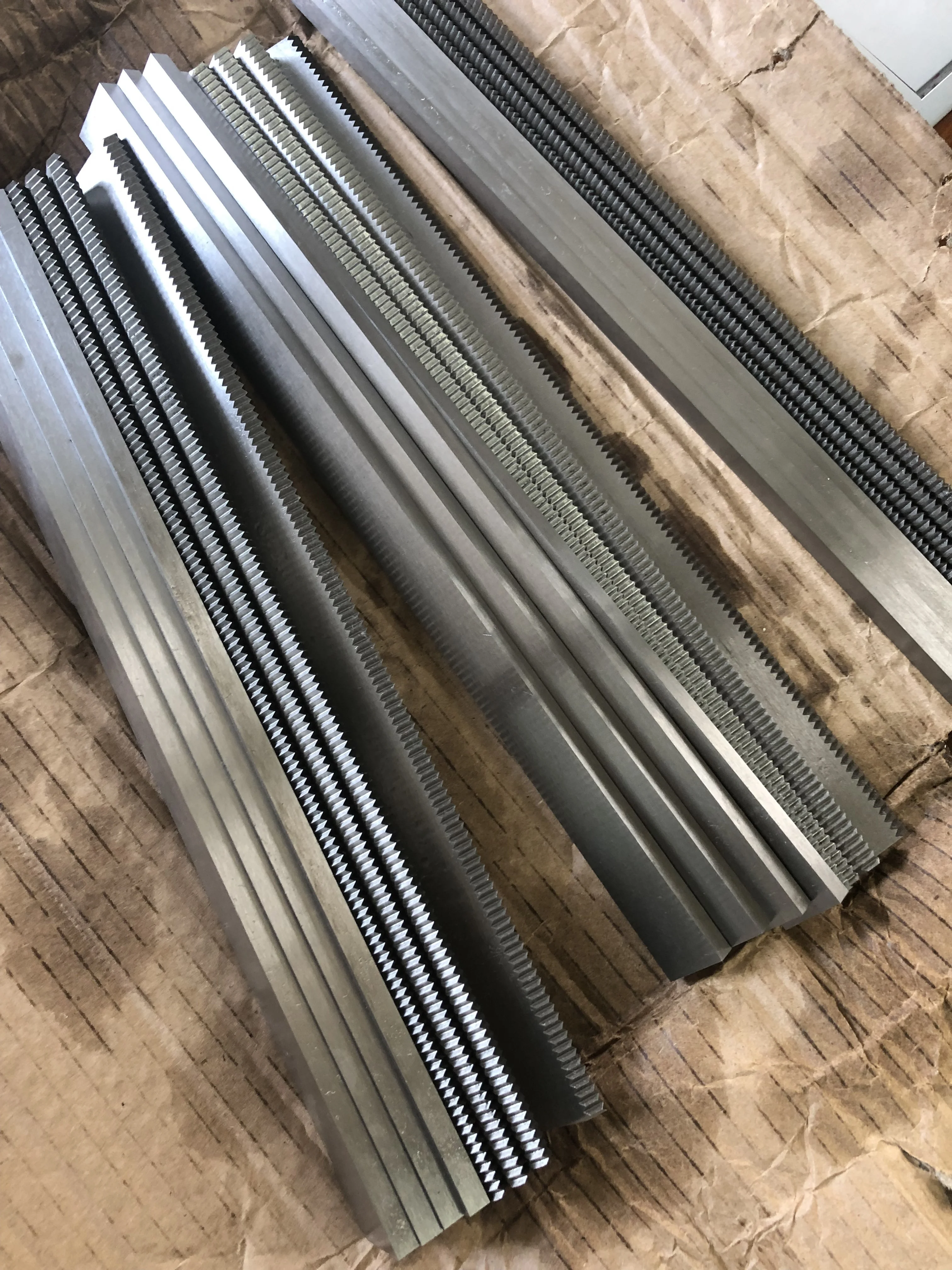  Зубчатое лезвие для упаковки пищевых продуктов нож резки зубчатого хлеба в пластиковой пленке