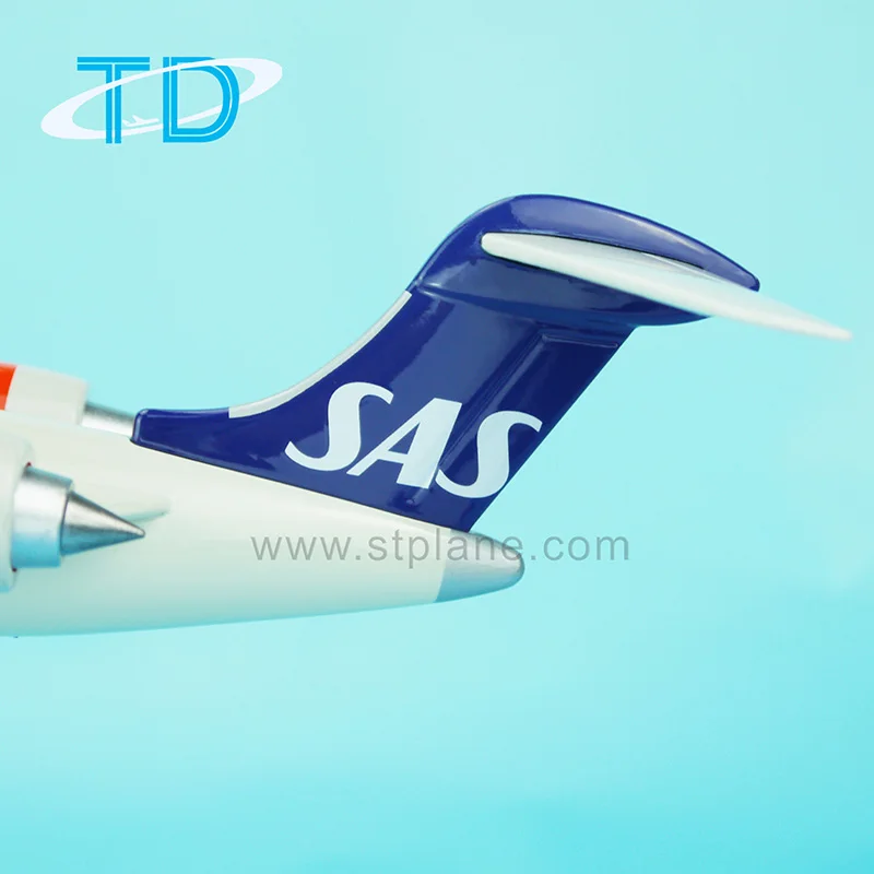 CRJ-900 1:100 36.4cm SAS Miniature Airplane Models