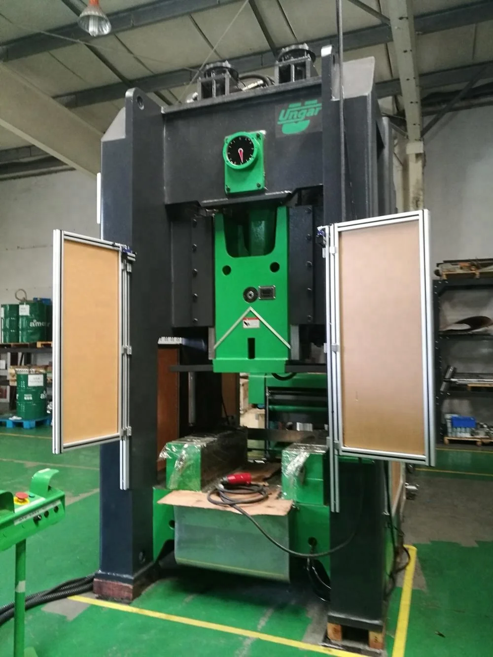 
UN- 80T production line for aluminum foil food container making Austrian brand 