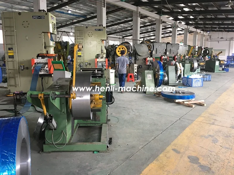 
HENLI Machinery Automatic servo strip steel precision punch feeder for sale <strong>Functions of NC Servo Feeder</strong>&nbsp;<strong>Features</strong>