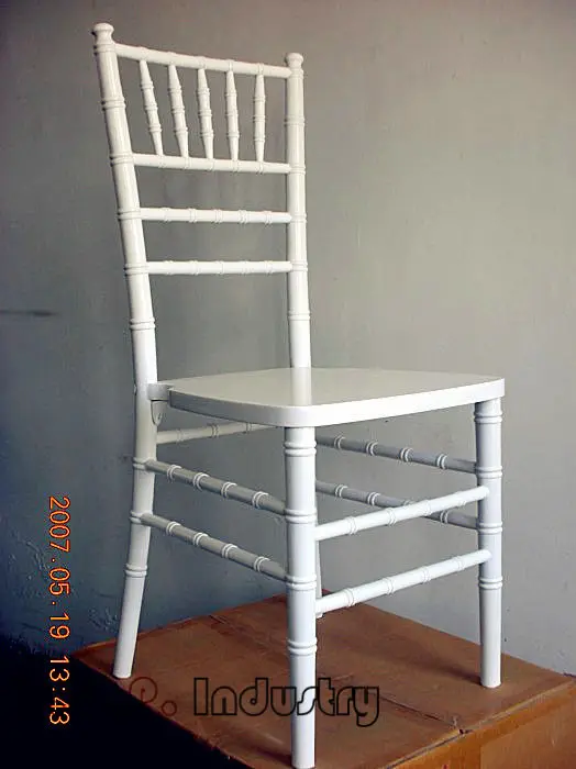 Chiavari with ivory cushion