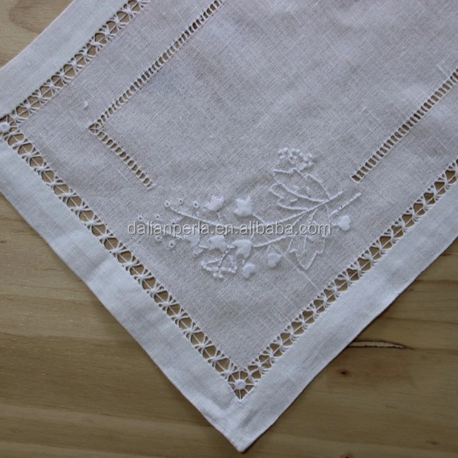 
 Высококачественная льняная скатерть с ручной вышивкой  