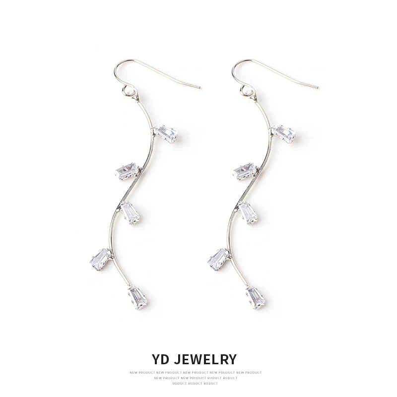 
Long New Fashion Rhinestone Earrings Chandelier Leaves Vine Leaf Earrings 