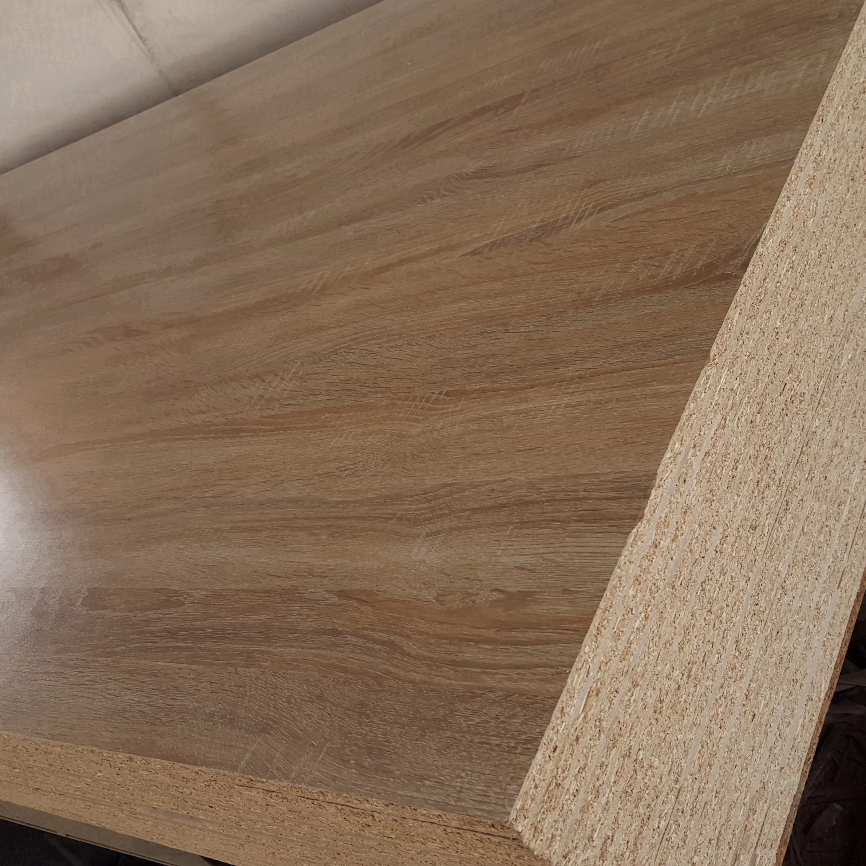 melamine faced chipboard  wood grain cheap 18mm melamine particle board/chipboard sheets for outdoor usage