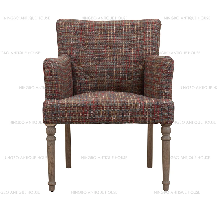 Дома использованы стул, диван, диван и кресла компании, одноместный диван-кресло