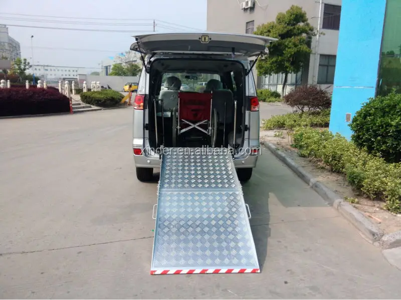 Handicap Accessible Aluminum Manual Wheelchair Folding Ramp For Van Minivan Loading Car Lift Ramp For Disabled Ce Certificate