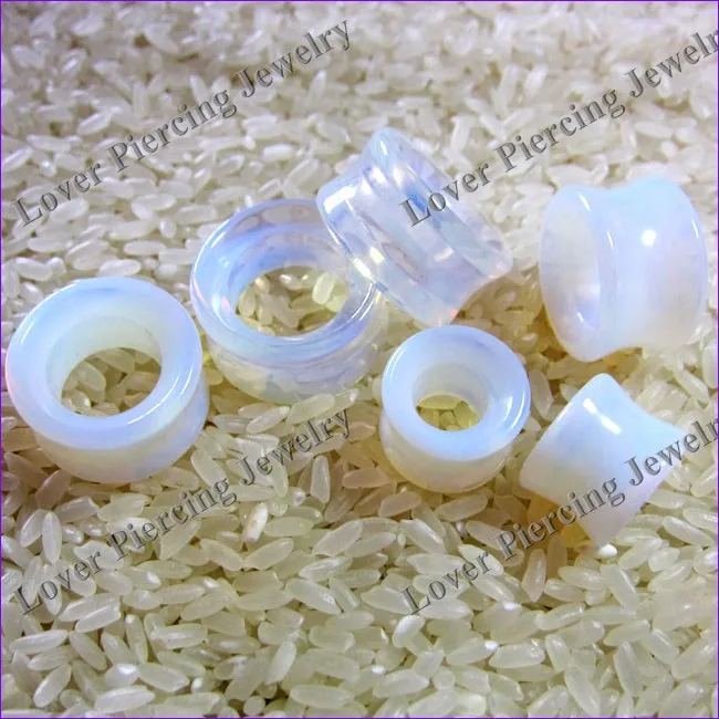 [SE-TP036] Wholesale Hollow Design Natural Opal Stone Eyelet Cool Ear Tunnel Piercing