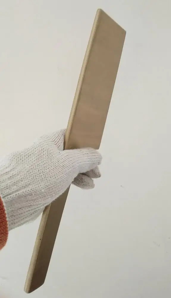 Non sparking tile cleaver scraper knife