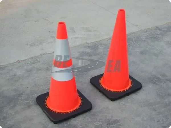 Black Base 450mm Height Flexible PVC Traffic Parking Cone Yellow