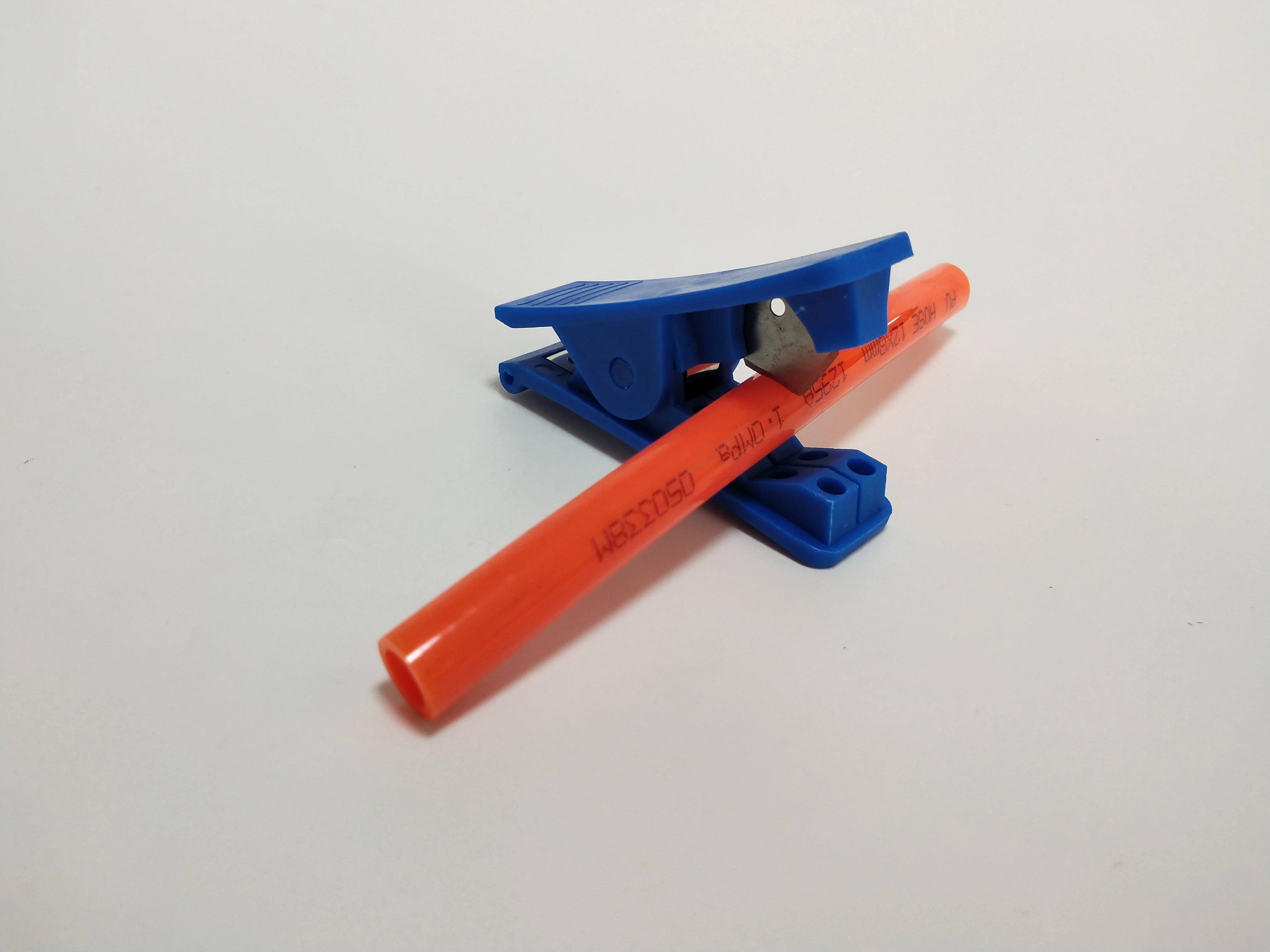 Good Quality plastic pneumatic air hose manual tube pipe cutter