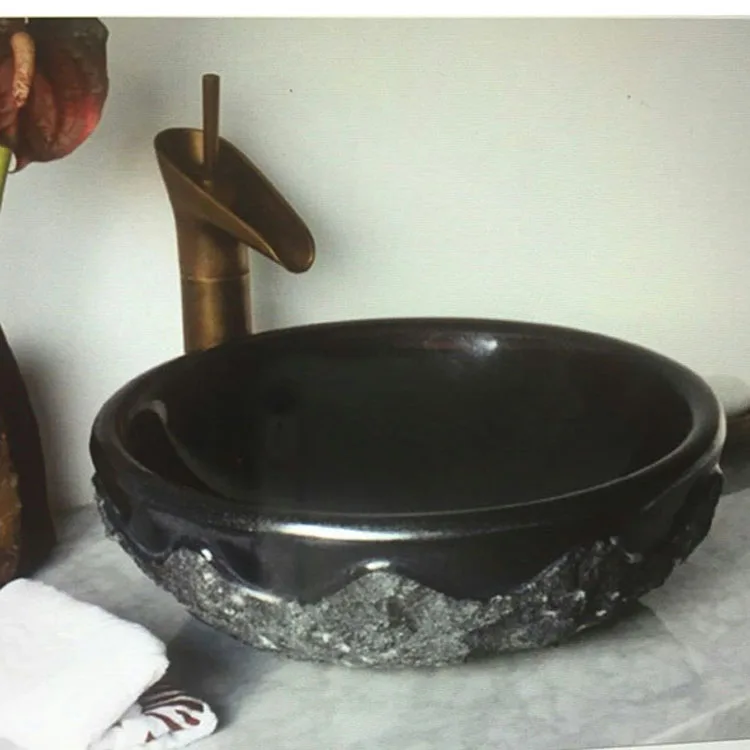 Toilet using natural outside Black granite stone basin outdoor