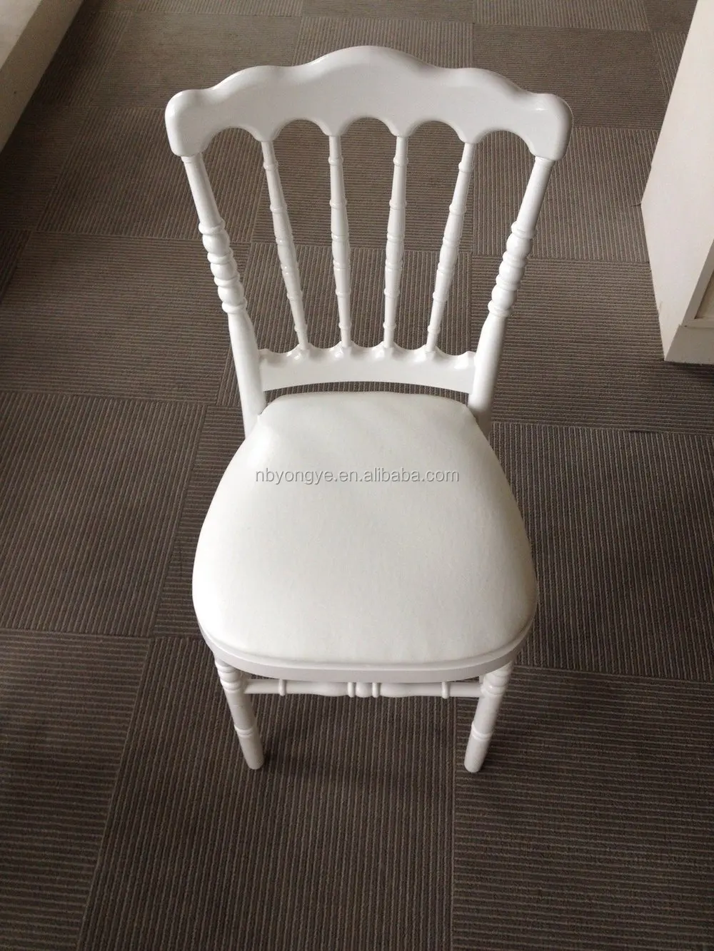 Hotel Wedding Banquet Polycarbonate PC White Resin Napoleon Chivari Chairs Outdoor Wedding