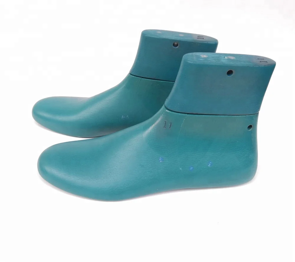 Hinged high top plastic shoe lasts for men boots