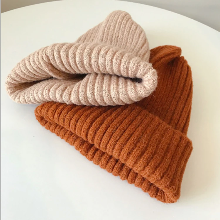 Wholesale Gorros Elegantes De Invierno Para Mujer Custom Acrylic Black Women Beanie Hat Knitted Knit Hat Pom Pom Winter Hats