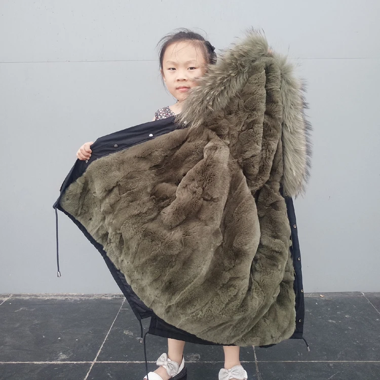 Wholesale european clothing Windproof Outwear winter Thick Warm girl real fur coat