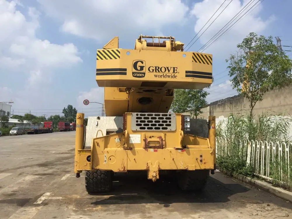 Grove AT700B Rough Terrain Crane