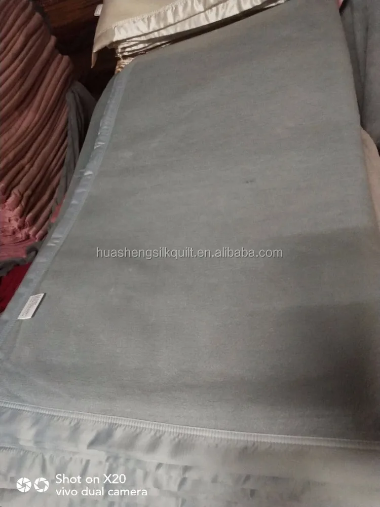 Wholesale Elegant Beautiful Use In Four Season Mulberry Silk Blanket