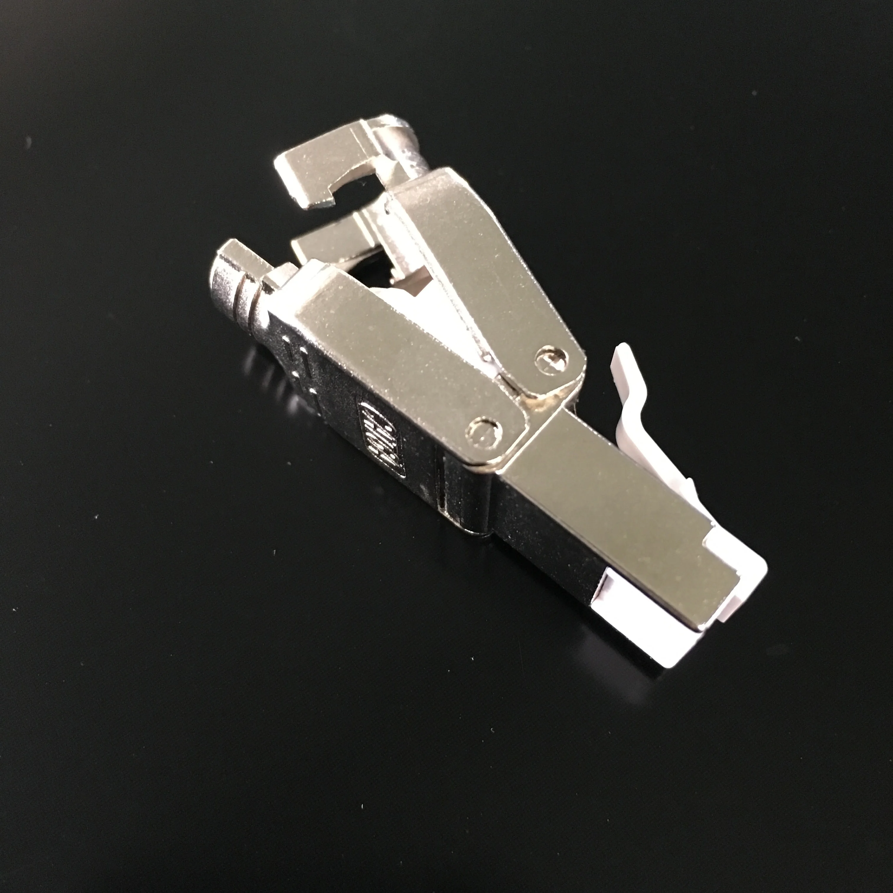 Shielded RJ45 Cat6A Toolless Modular Plug For 22AWG-26AWG Cable